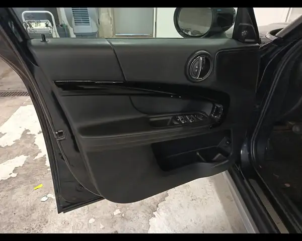 Mini Countryman view 13