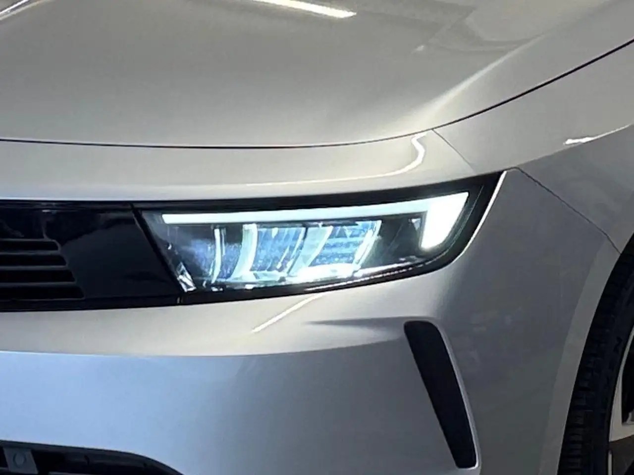 Opel Astra ST 1.2 Turbo 110PS Edition, миниатюра 5