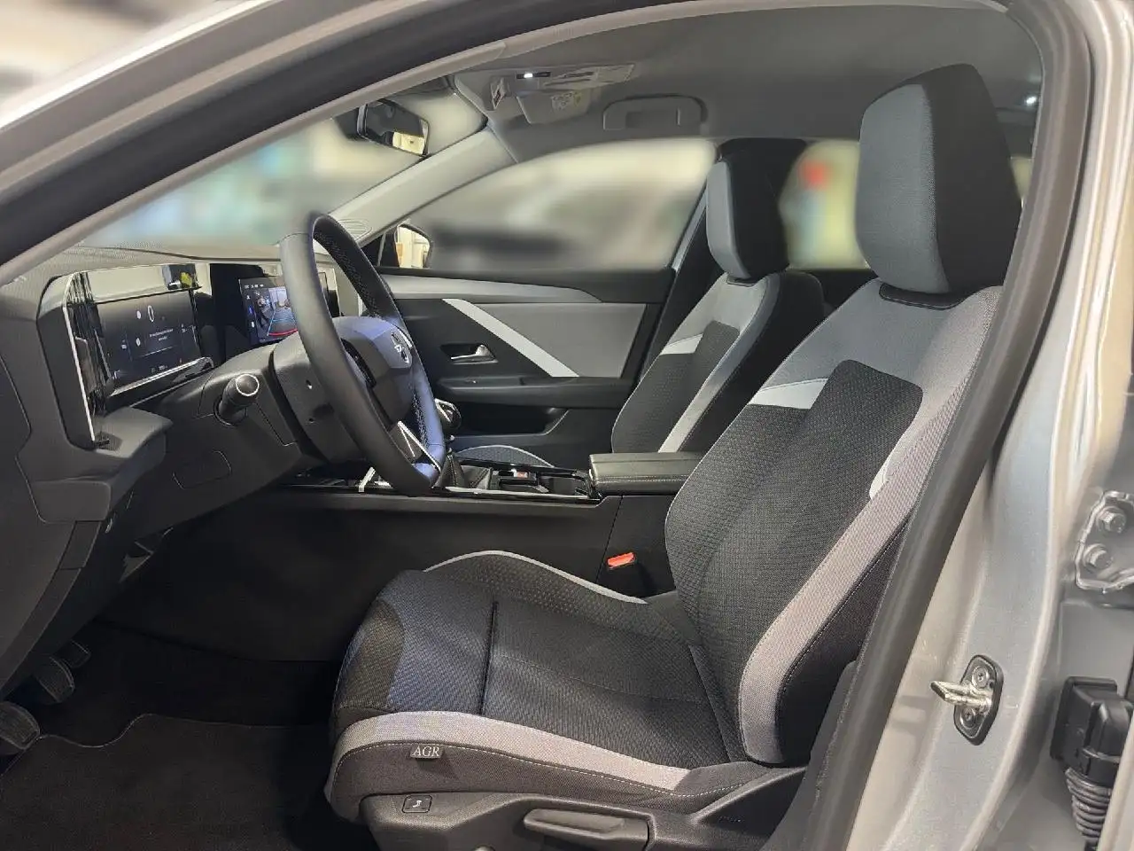 Opel Astra ST 1.2 Turbo 110PS Edition, миниатюра 7