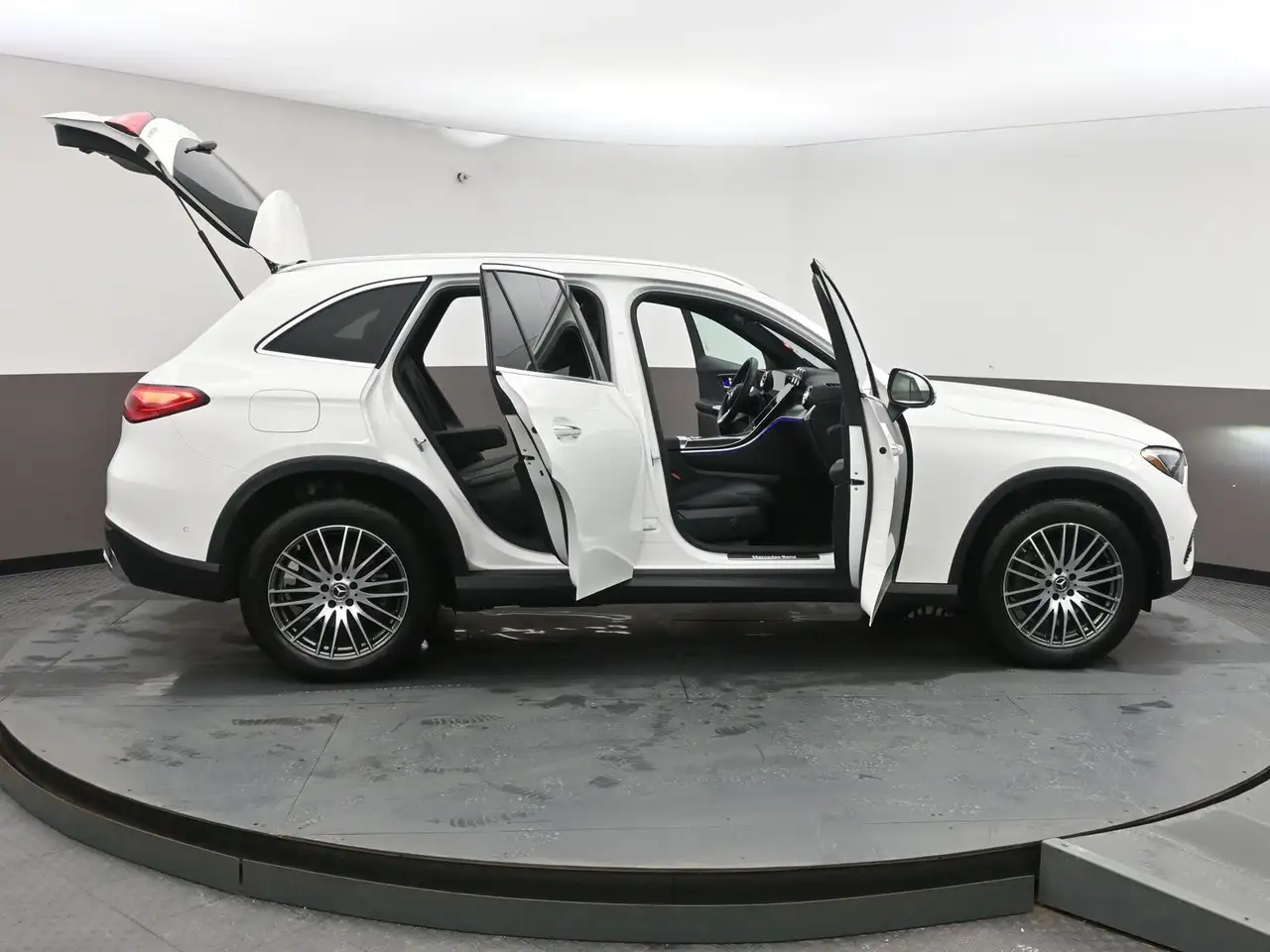 Mercedes-Benz GLC снимка Mercedes-Benz GLC