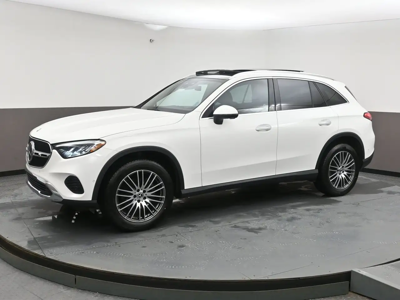 Mercedes-Benz GLC снимка Mercedes-Benz GLC