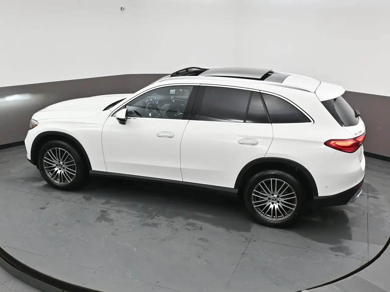 Mercedes-Benz GLC снимка Mercedes-Benz GLC
