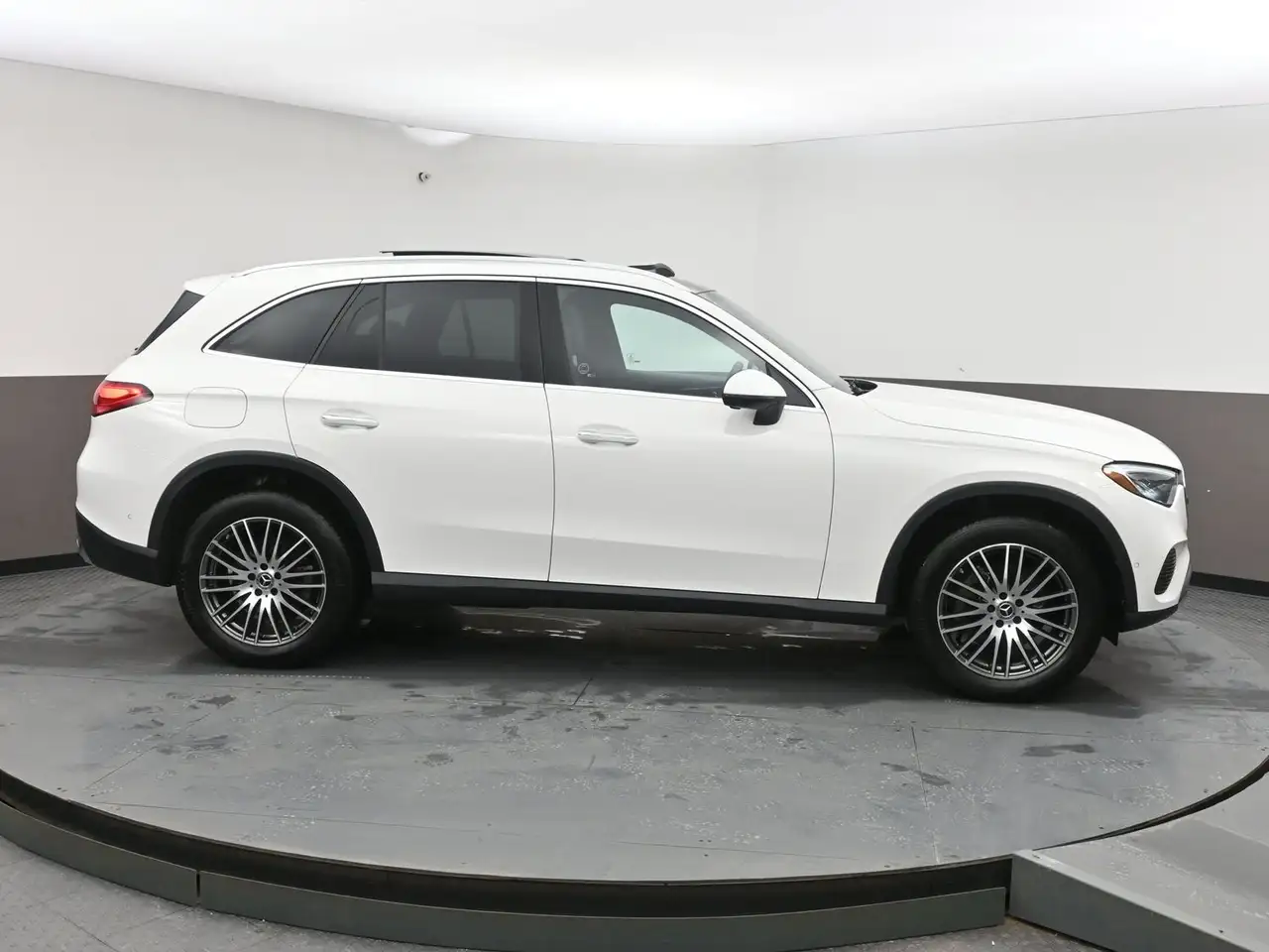 Mercedes-Benz GLC снимка Mercedes-Benz GLC