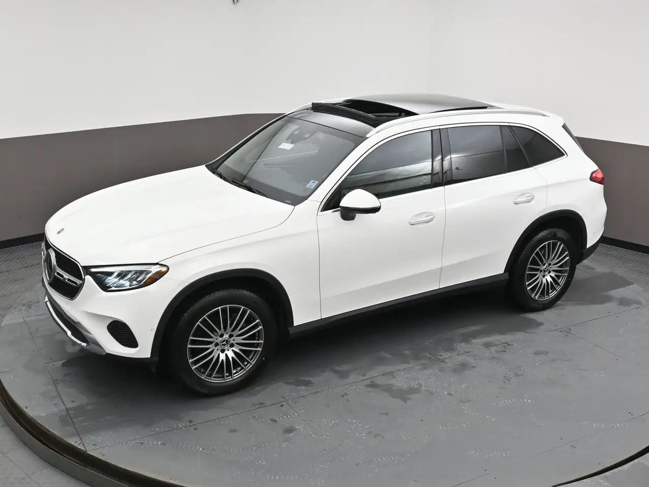 Mercedes-Benz GLC снимка Mercedes-Benz GLC