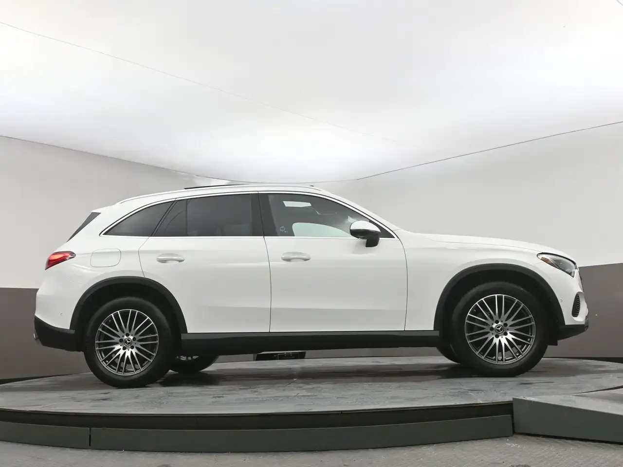 Mercedes-Benz GLC снимка Mercedes-Benz GLC