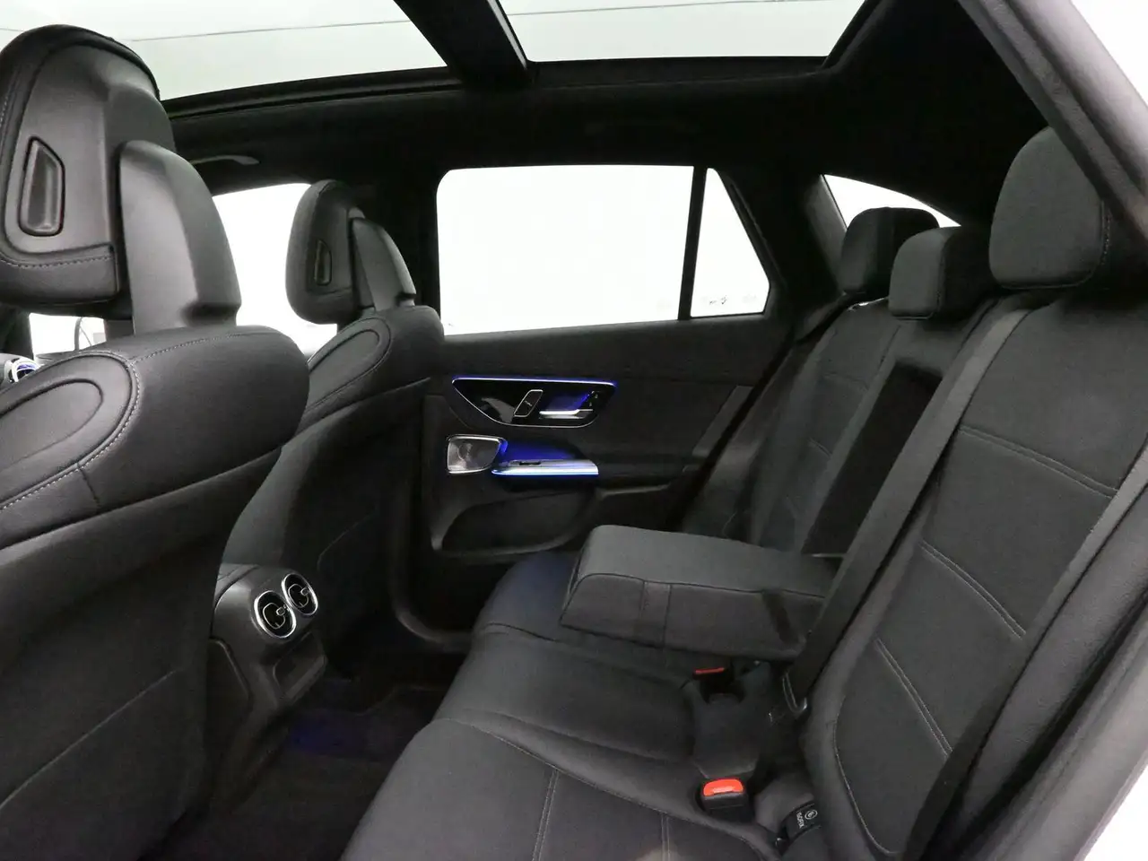 Mercedes-Benz GLC снимка Mercedes-Benz GLC