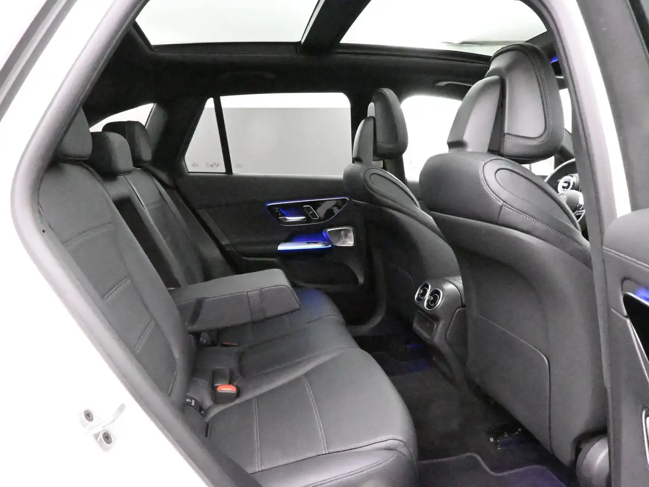 Mercedes-Benz GLC снимка Mercedes-Benz GLC