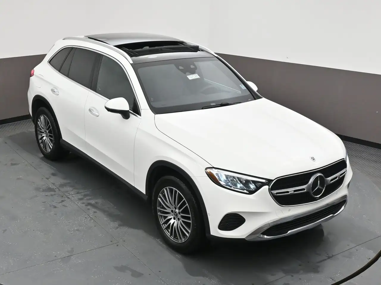 Mercedes-Benz GLC снимка Mercedes-Benz GLC