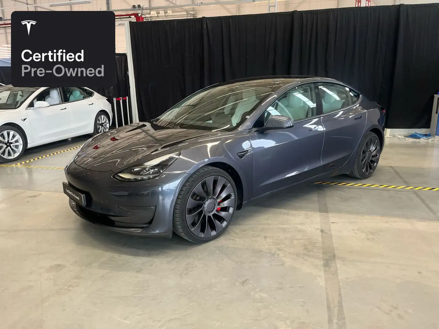 Tesla Model 3 Performance “Certified Pre-Owned” Zilver - 1