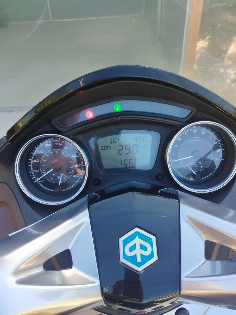 Piaggio X 10 Premium Nero - 2