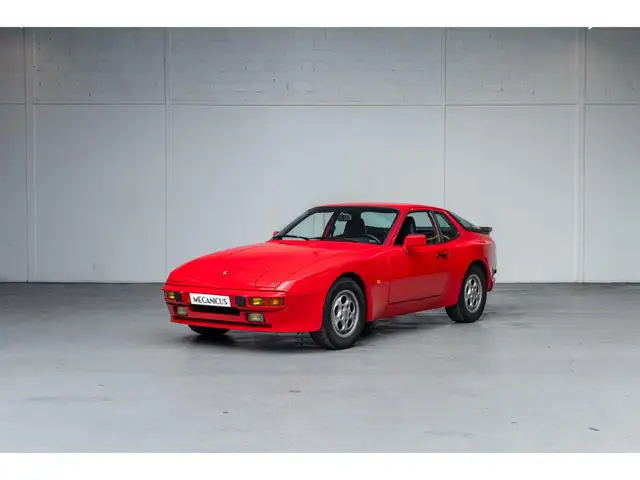 Porsche 944 S *Origine française / Faible kilométrage / Rouge Indien*