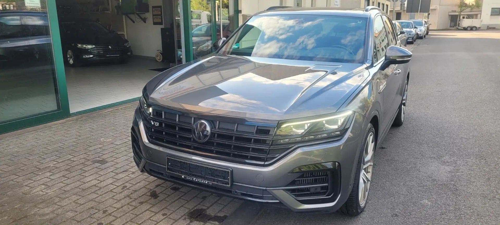 Volkswagen Touareg 4.0 V8 TDI SCR R-Line One Million Gris - 2