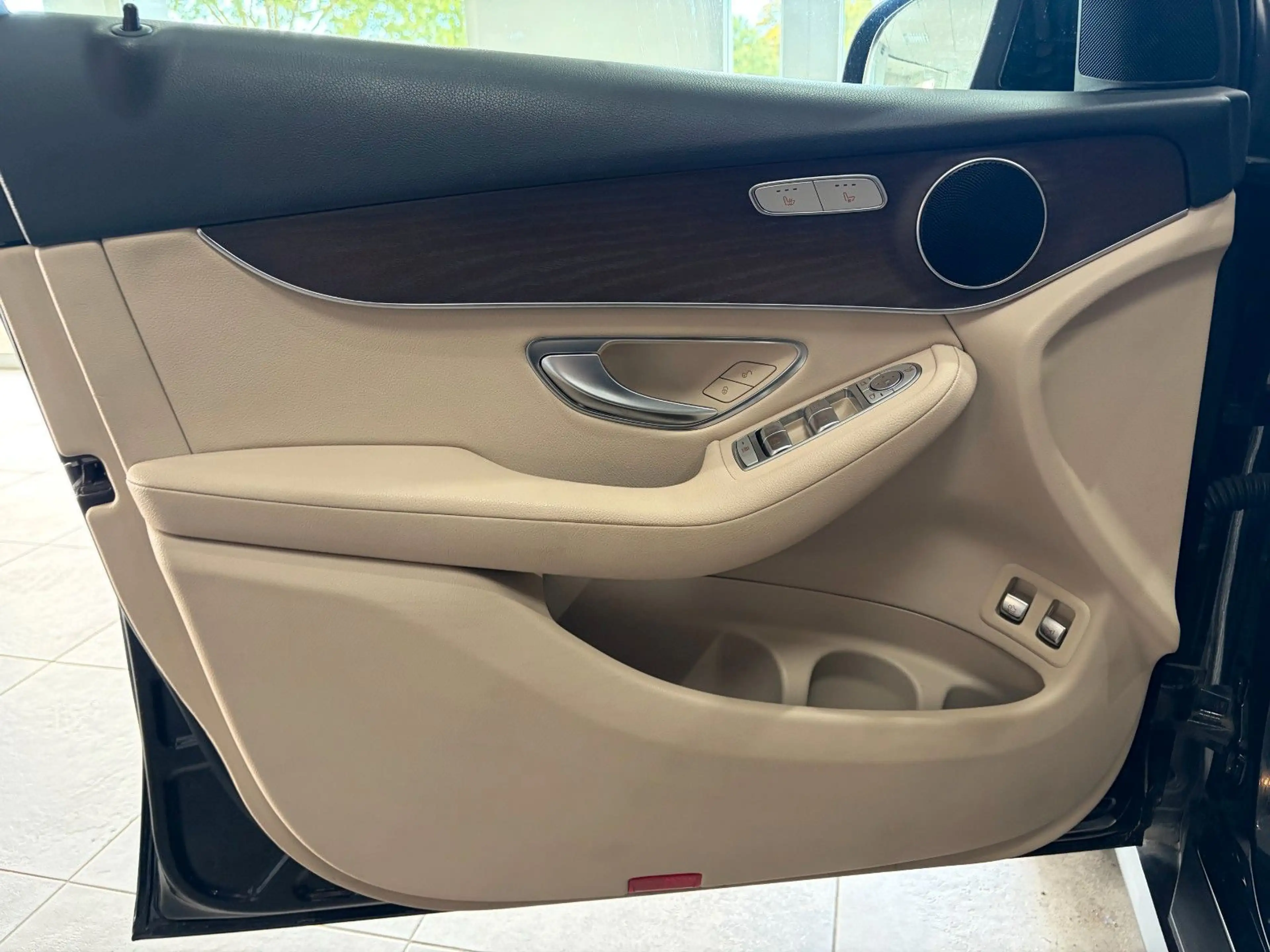 Mercedes-Benz GLC 250 GLC250*Exclusive*1Hand*Pano*AHK*Distro*Leder*ILS — photo 21