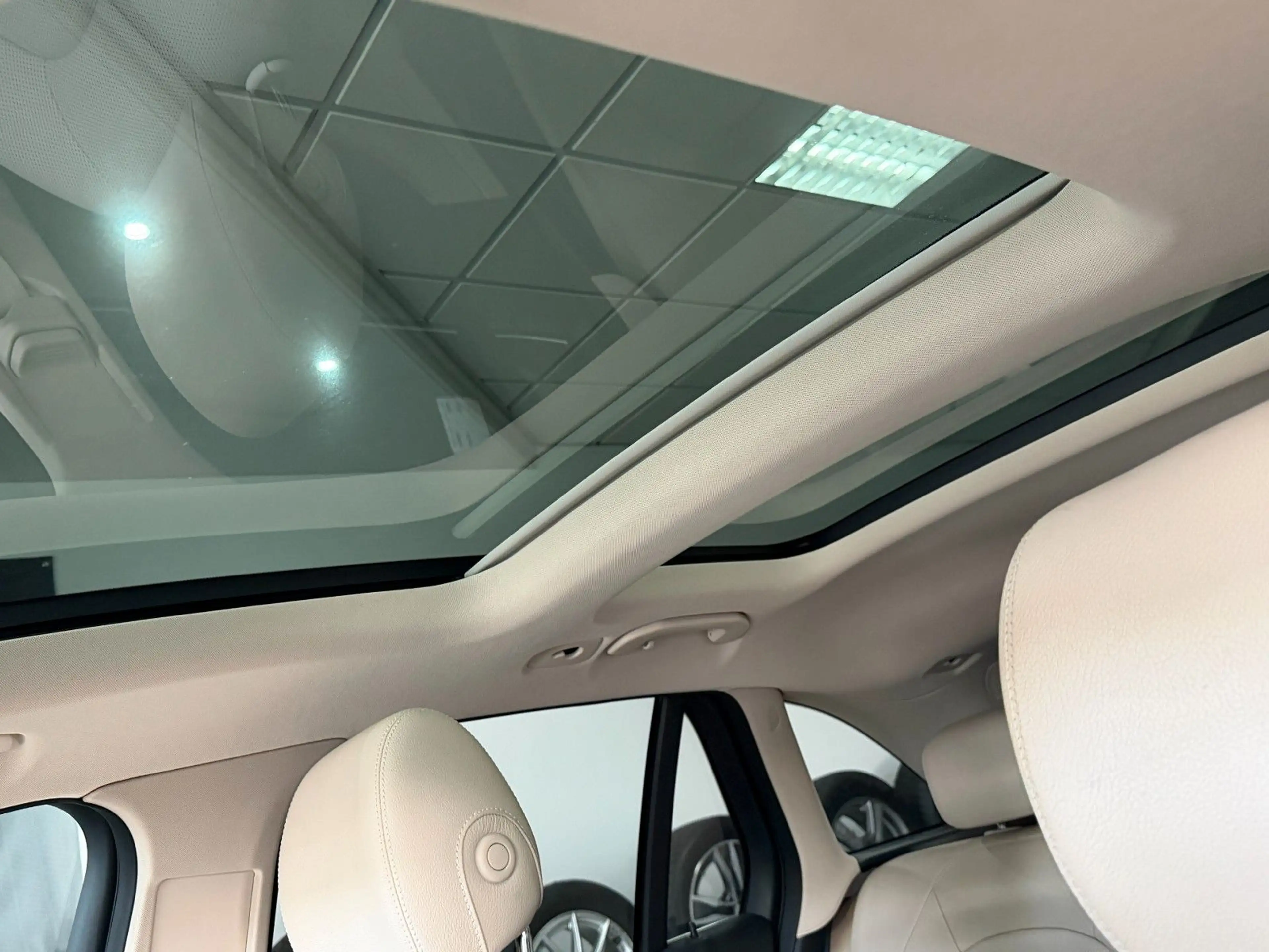Mercedes-Benz GLC 250 GLC250*Exclusive*1Hand*Pano*AHK*Distro*Leder*ILS — photo 16