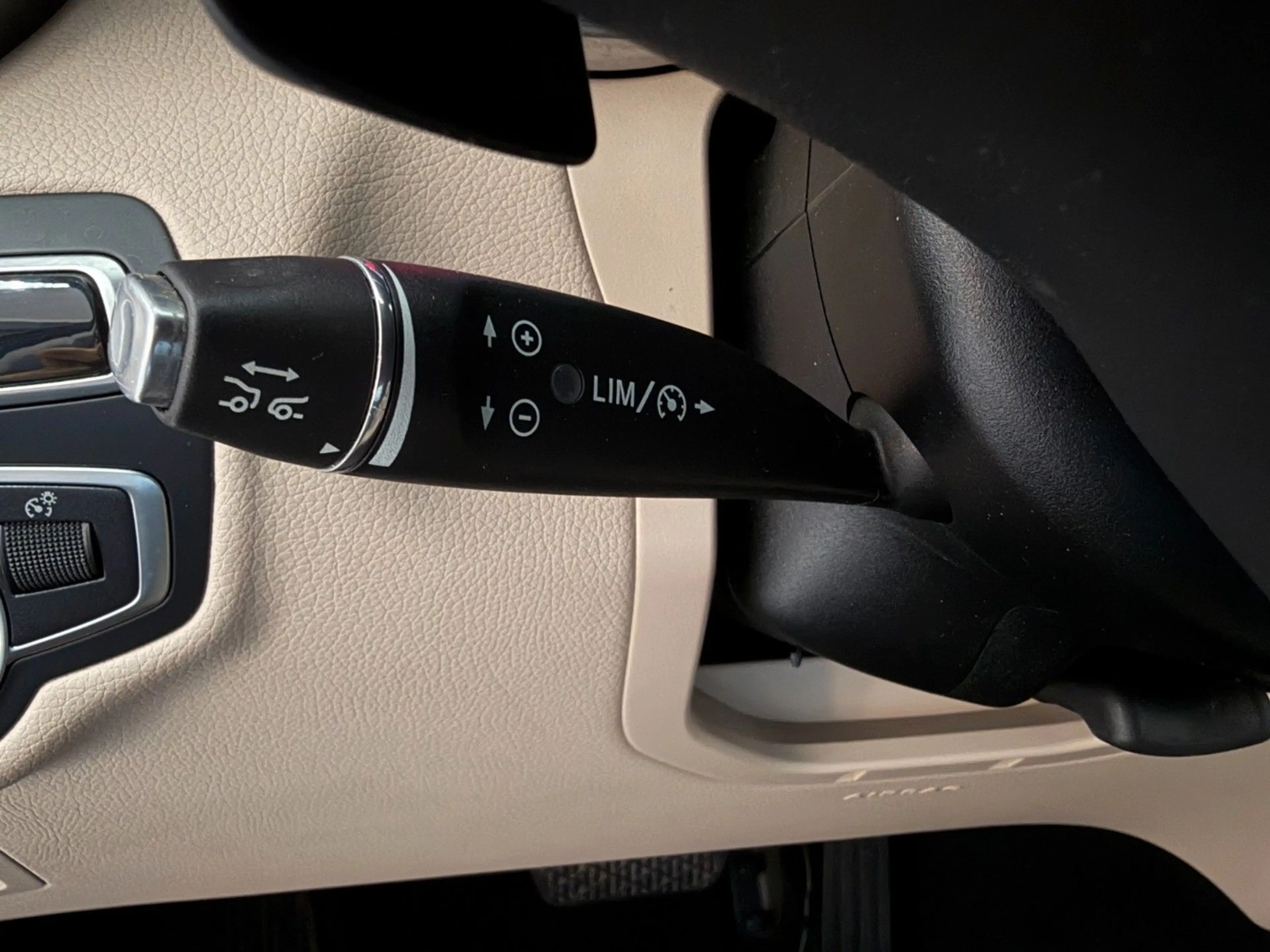 Mercedes-Benz GLC 250 GLC250*Exclusive*1Hand*Pano*AHK*Distro*Leder*ILS — photo 27