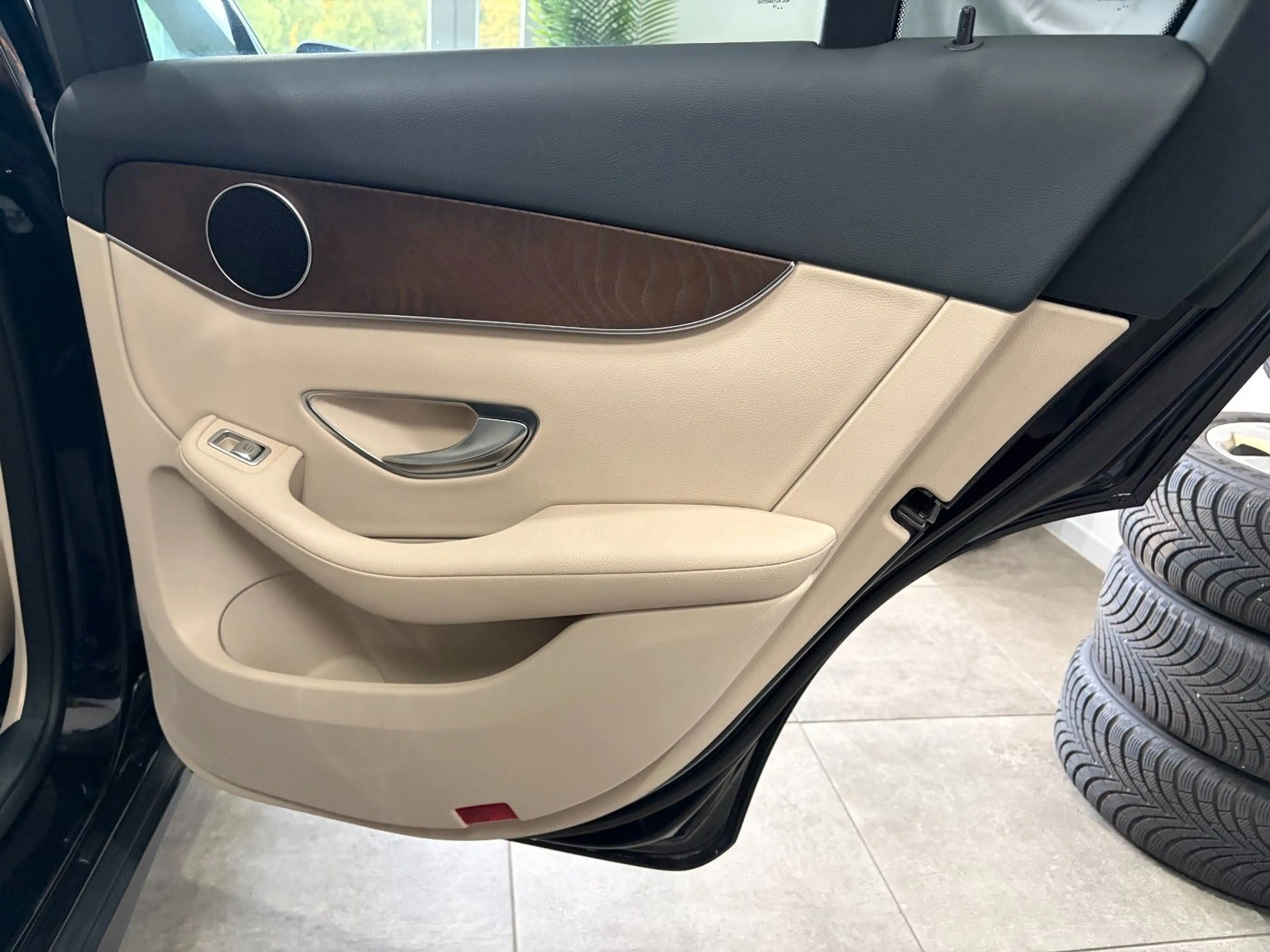 Mercedes-Benz GLC 250 GLC250*Exclusive*1Hand*Pano*AHK*Distro*Leder*ILS — photo 18