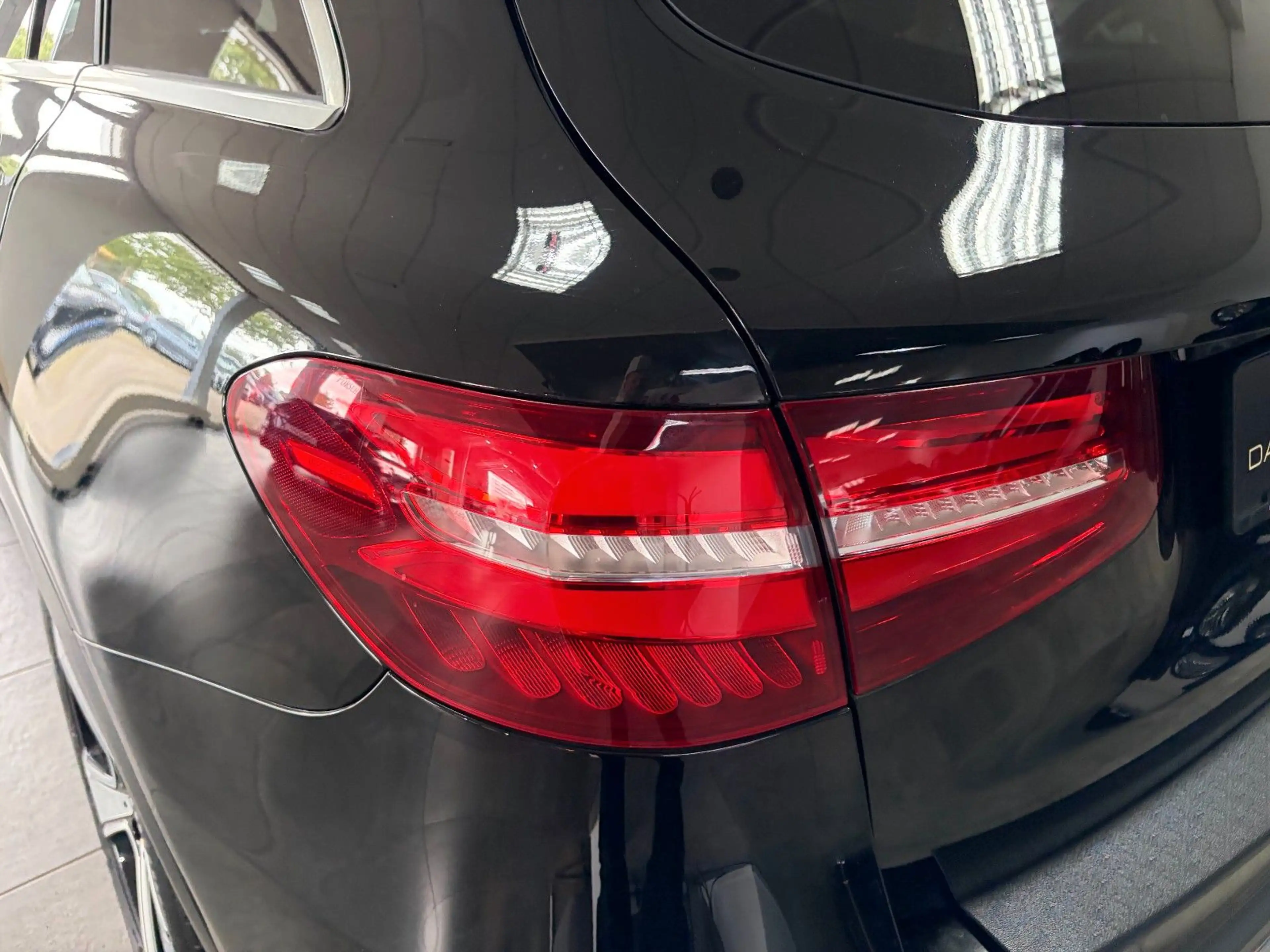Mercedes-Benz GLC 250 GLC250*Exclusive*1Hand*Pano*AHK*Distro*Leder*ILS — photo 35