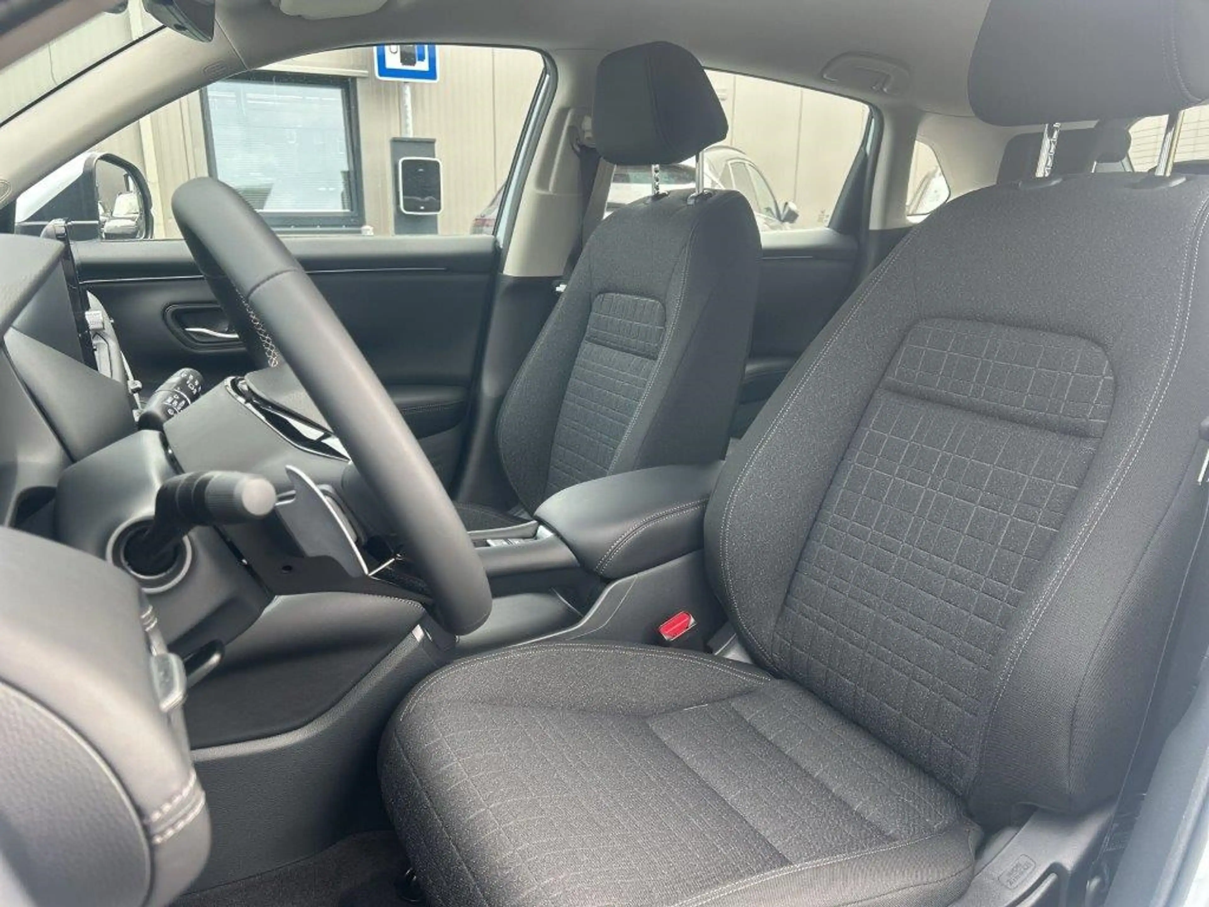 Honda ZR-V Hybrid 2.0 e:HEV Elegance LED Einparkhilfe v+h — photo 10