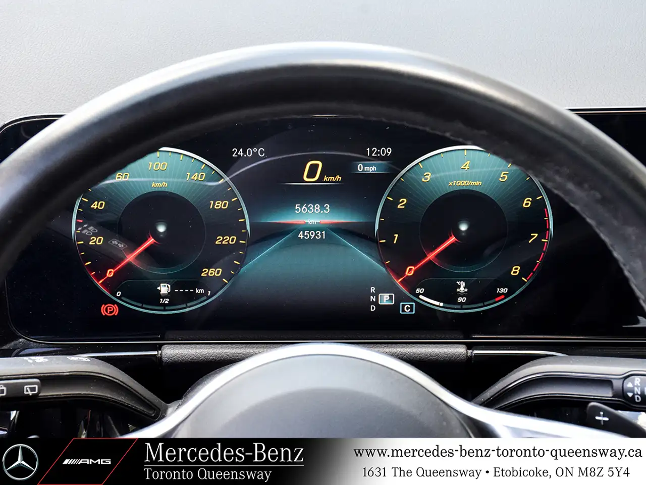 Mercedes-Benz GLA снимка Mercedes-Benz GLA