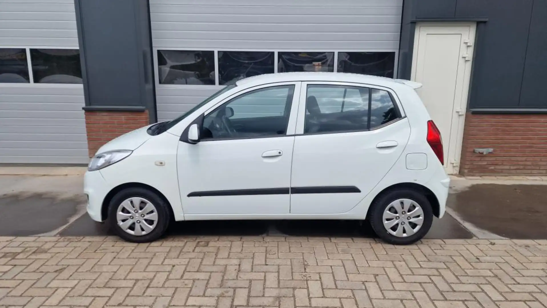Hyundai i10 1.1 i-Drive Cool Wit - 2