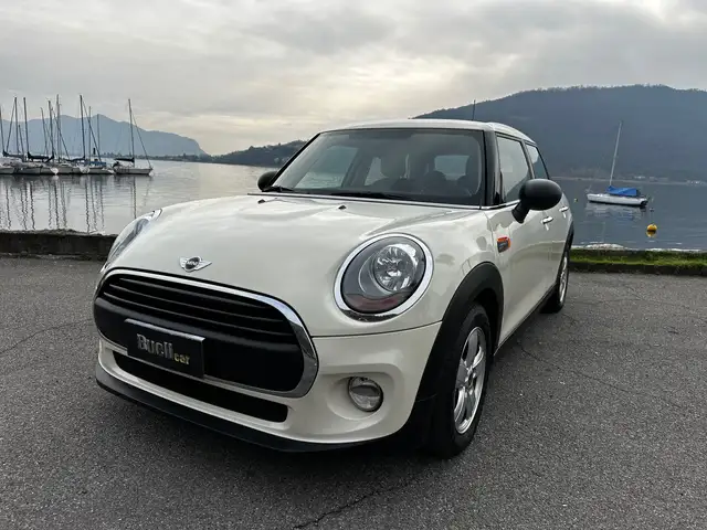 MINI One Mini IV F55-F56 2014 1.5 75cv 5p