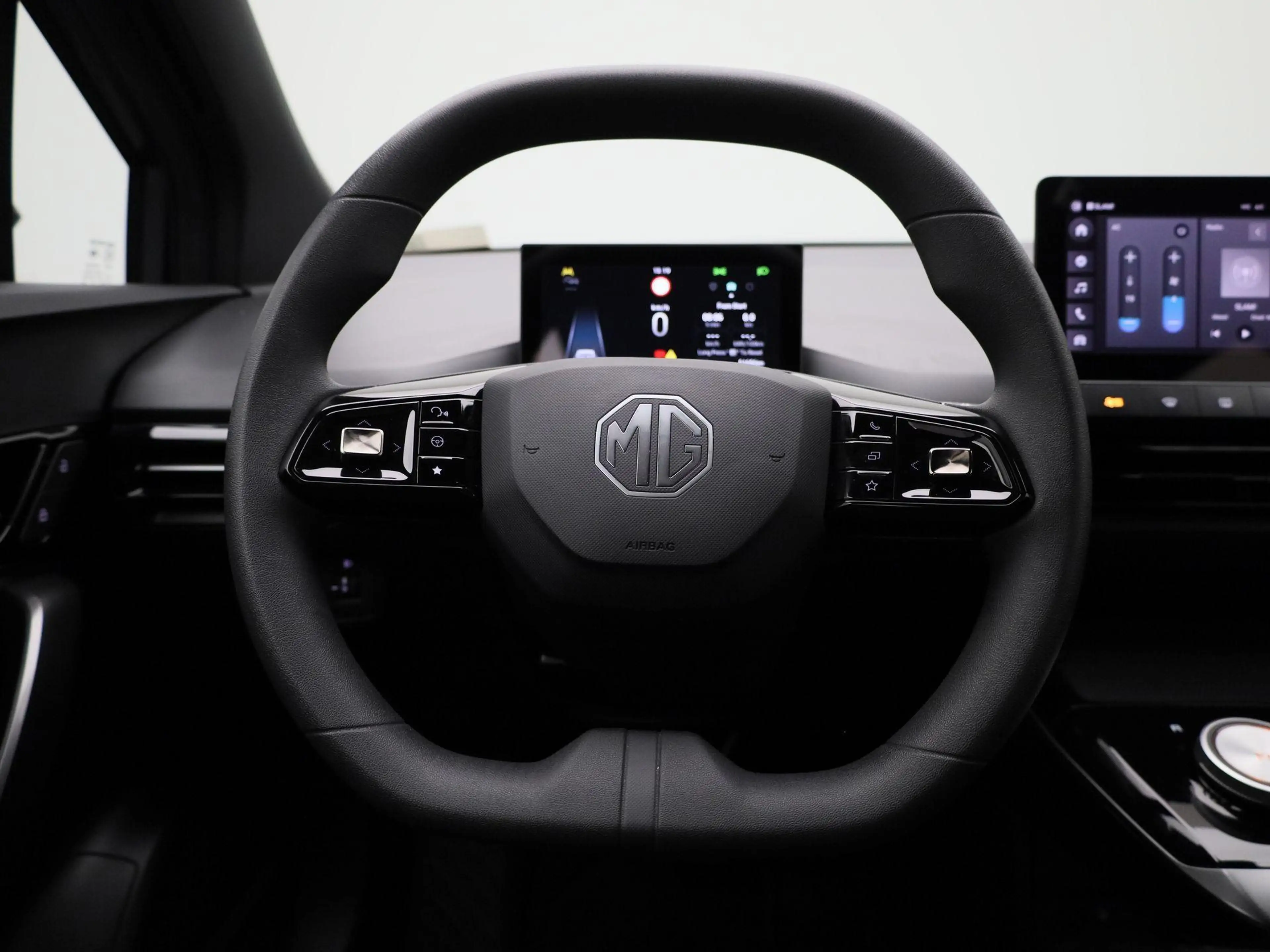 MG MG4 Standard 51 kWh | Apple Carplay/Android Auto | Led — photo 7