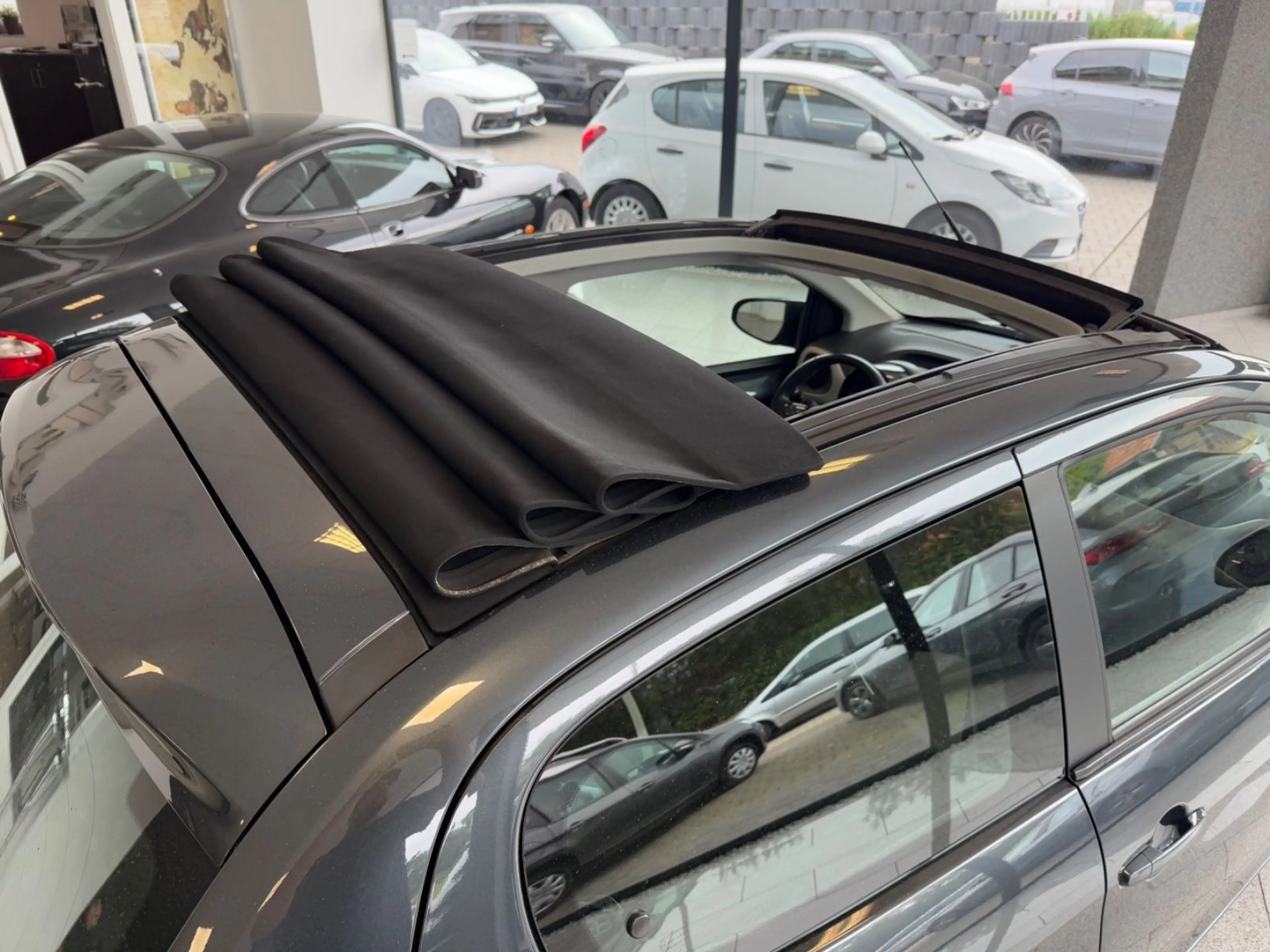 Citroen C1 Airscape Shine Klima Faltdach Kamera BT-Audio — photo 11
