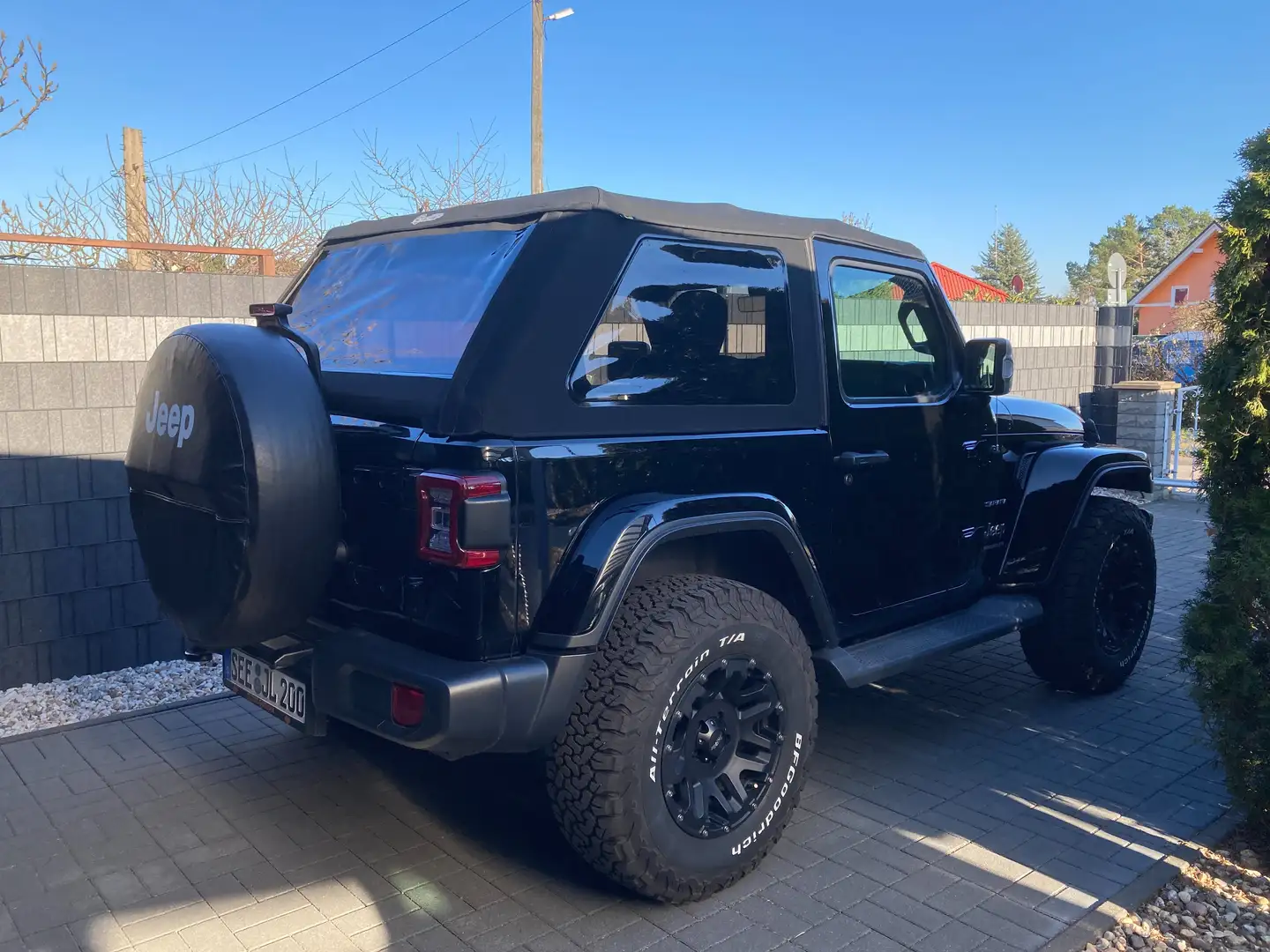 Jeep Wrangler Jeep Wrangler JL Sahara 2.2 CRDi Softtop Automatik Schwarz - 2