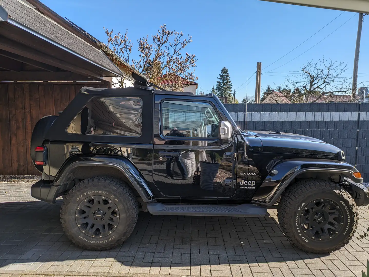 Jeep Wrangler Jeep Wrangler JL Sahara 2.2 CRDi Softtop Automatik Schwarz - 1