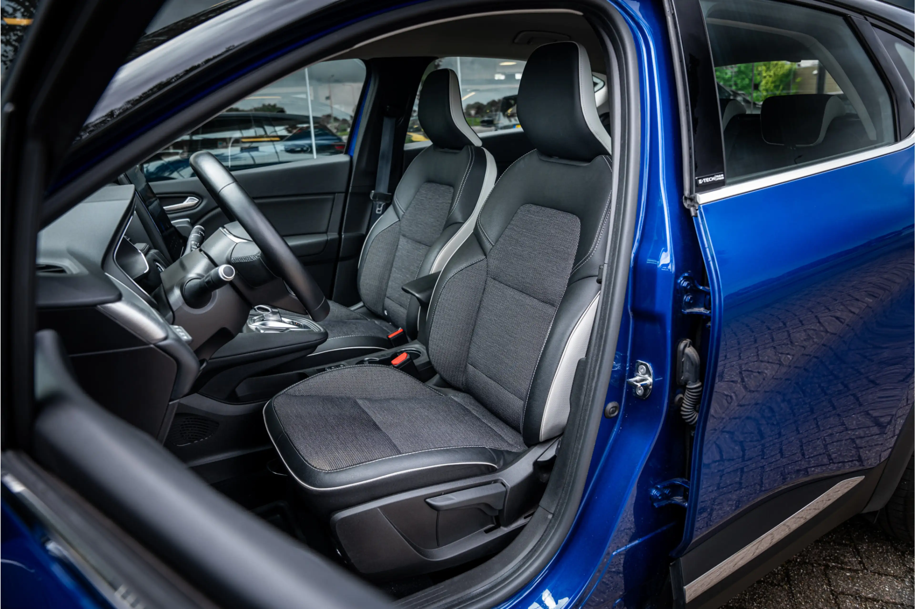 Renault Captur 1.6 E-Tech Plug-in Hybrid 160 Intens ** Trekhaak * — photo 4