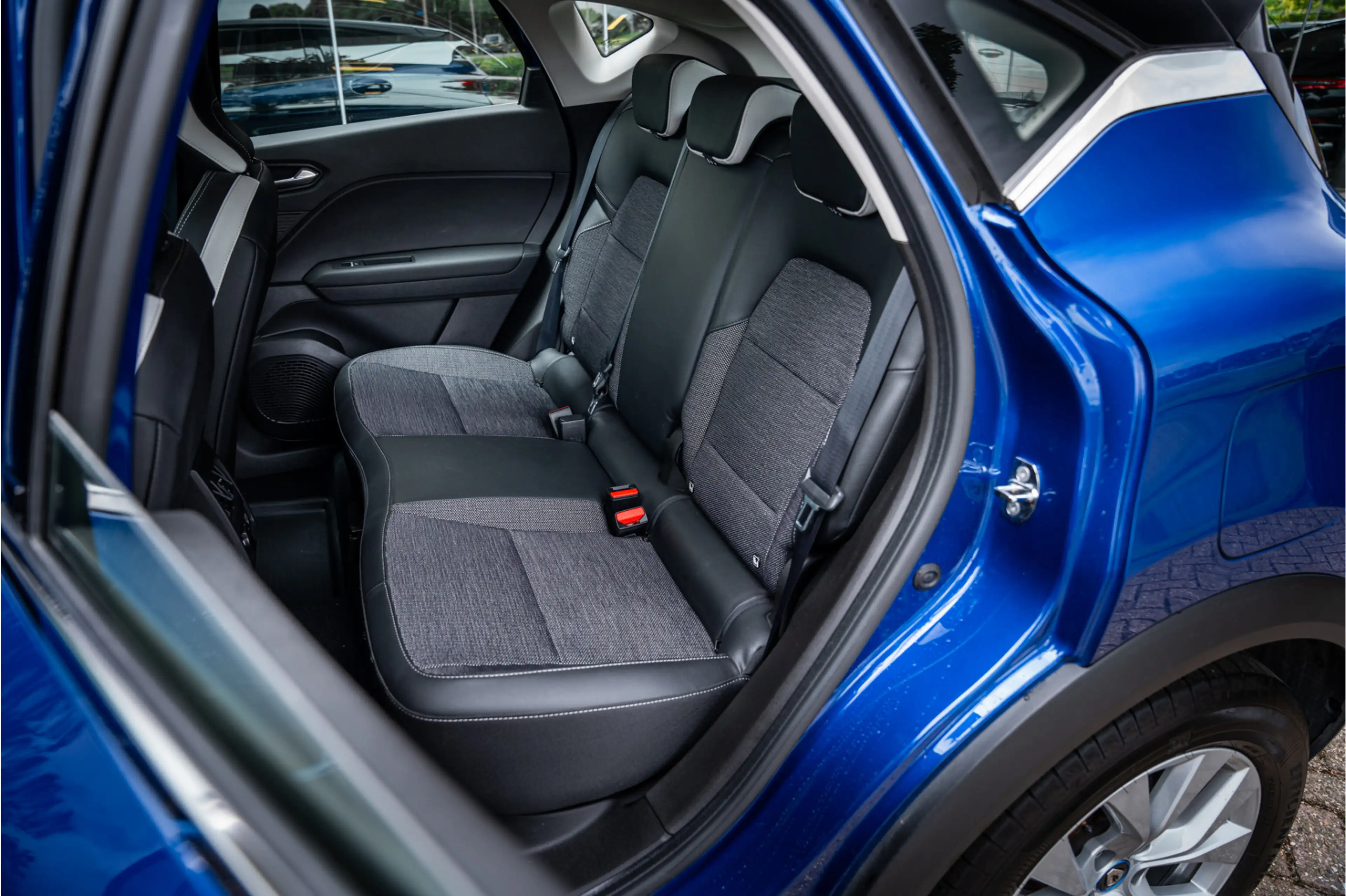 Renault Captur 1.6 E-Tech Plug-in Hybrid 160 Intens ** Trekhaak * — photo 5