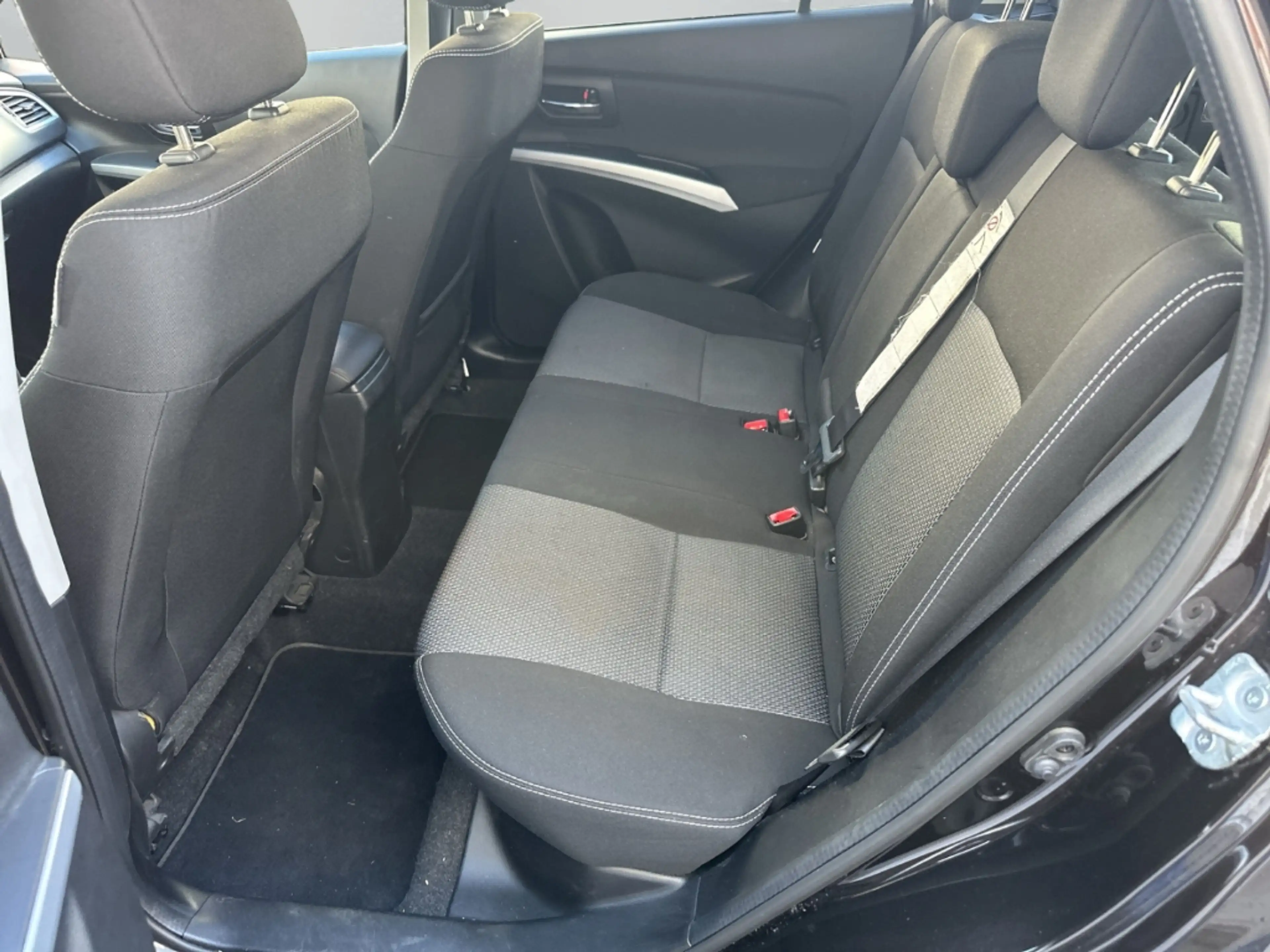 Suzuki SX4 Comfort 4x4 LED Mehrzonenklima DAB SHZ Keyless Rüc — photo 10