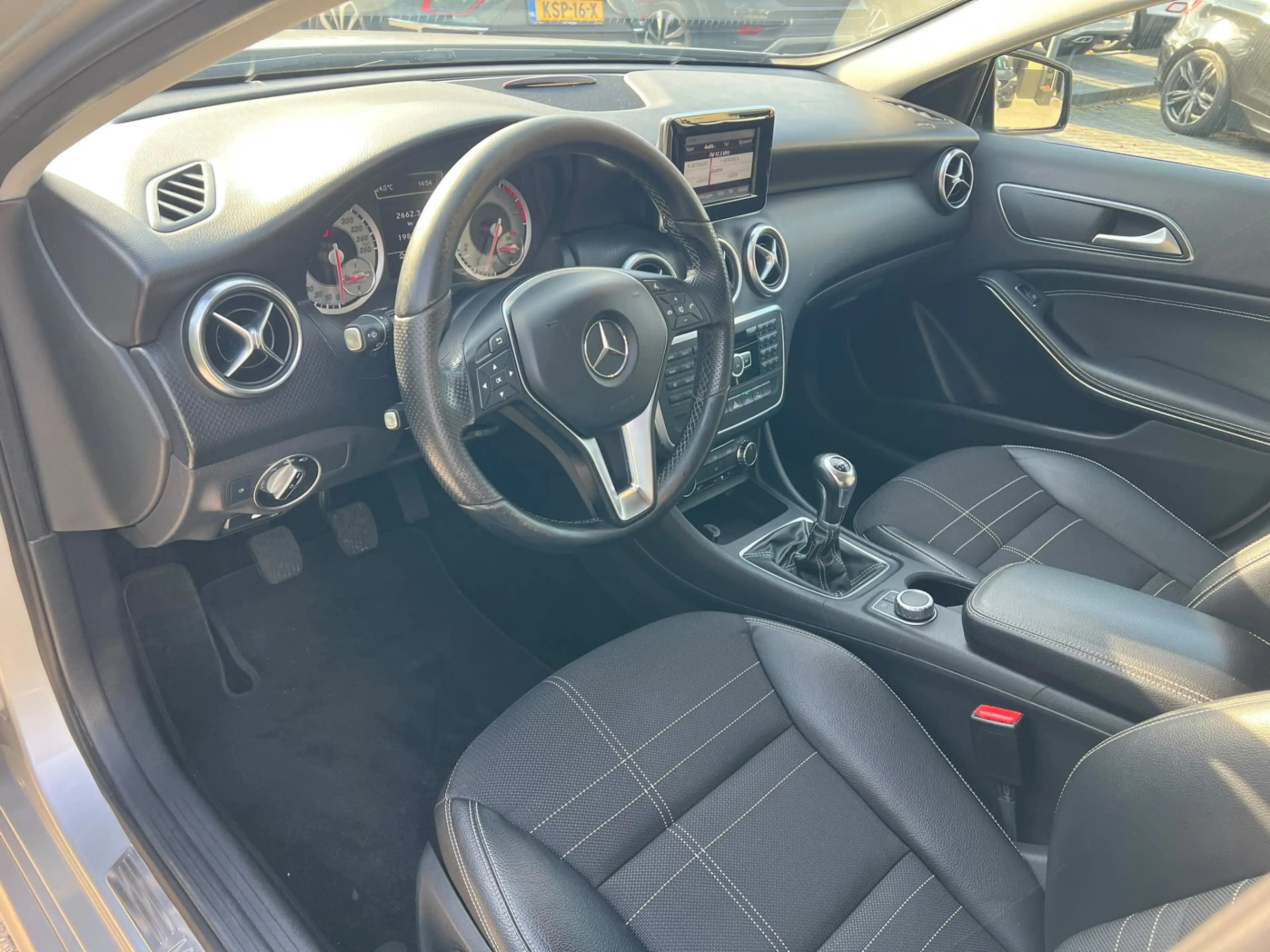 Mercedes-Benz A 180 Ambition xenon, sportstoelen, navi, airco — photo 2