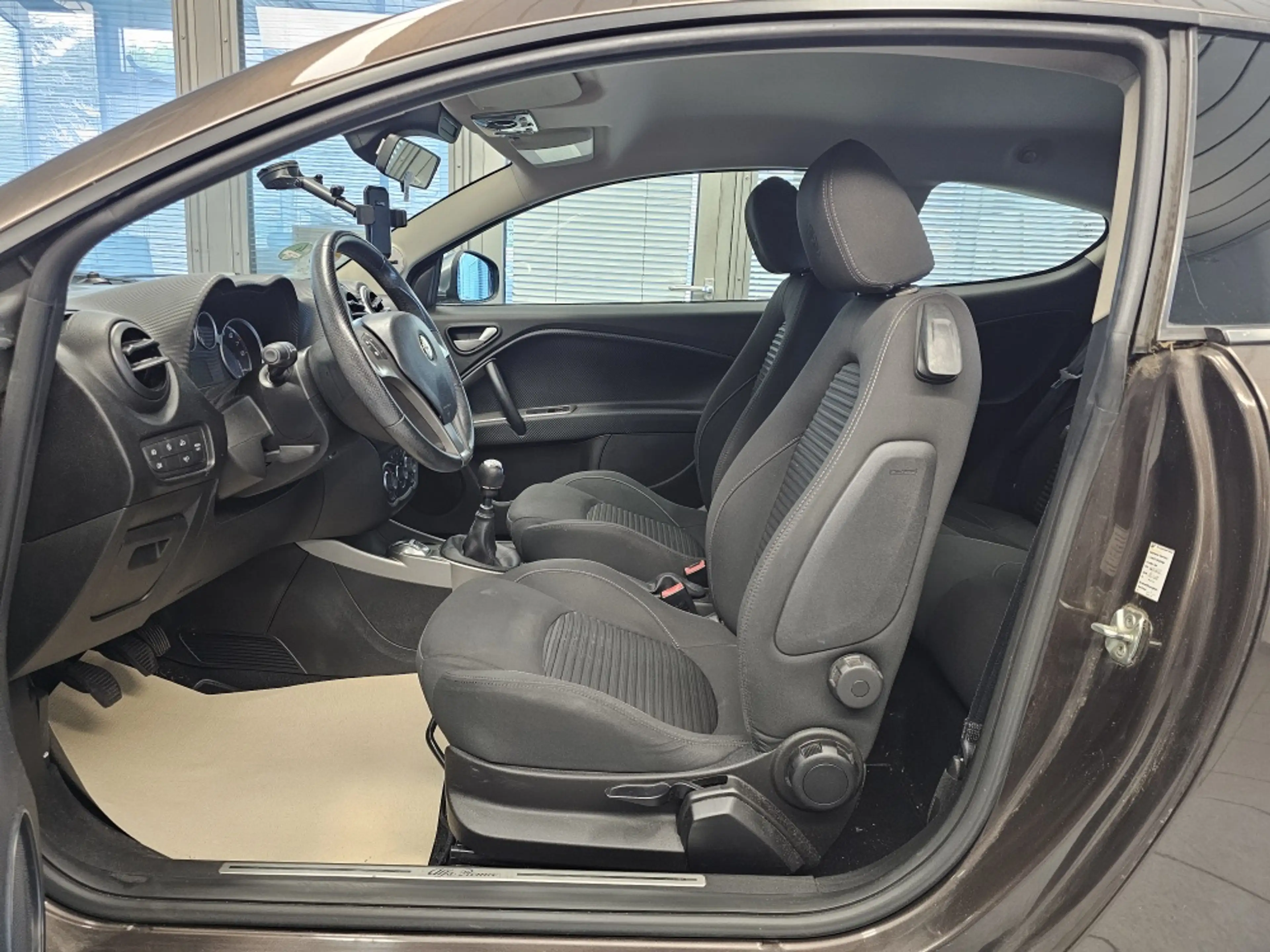 Alfa Romeo MiTo Allwetterreifen,Alufelgen,Sitzheizung — photo 15