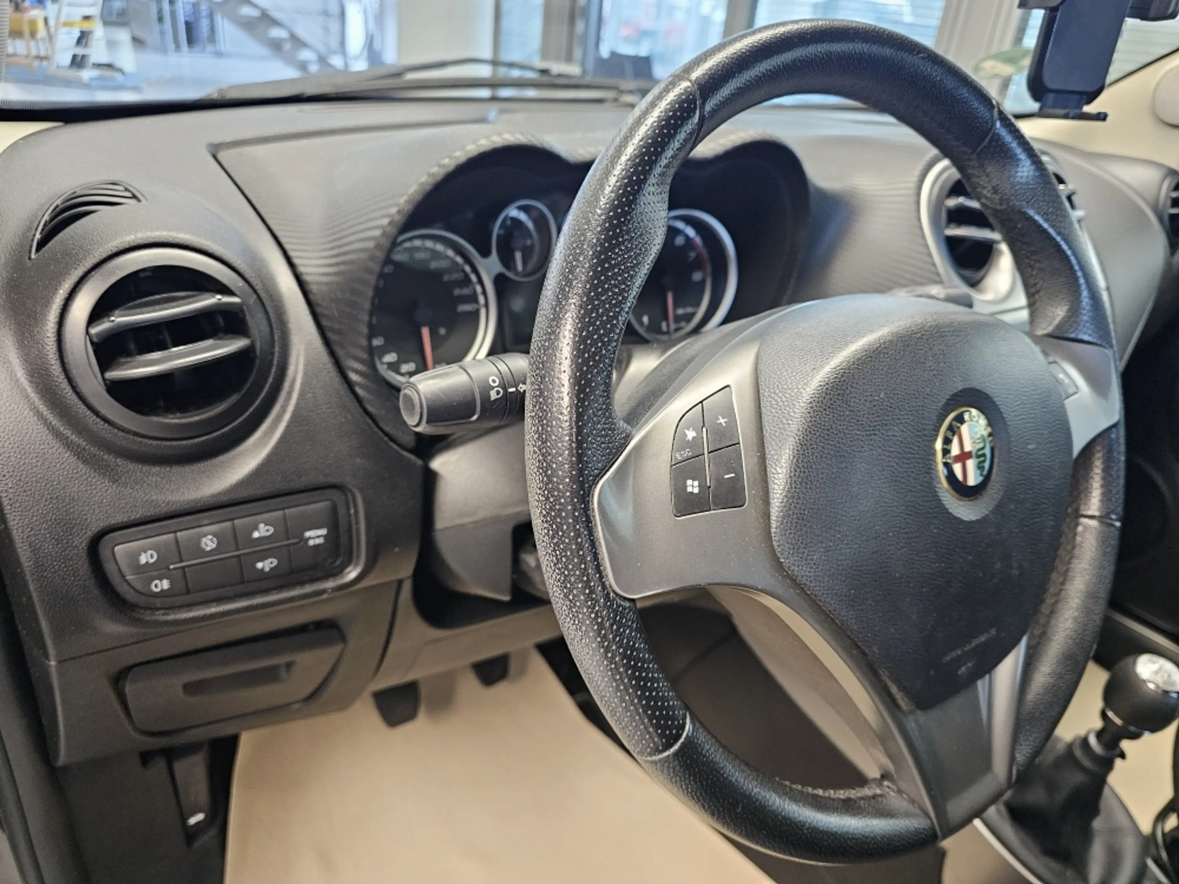 Alfa Romeo MiTo Allwetterreifen,Alufelgen,Sitzheizung — photo 14