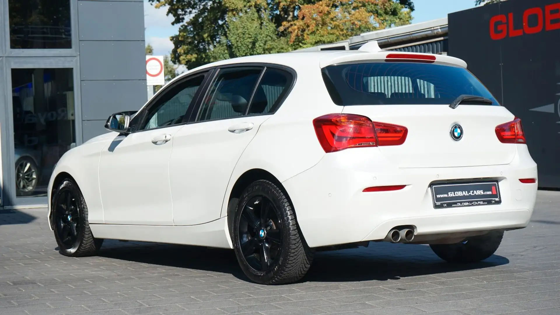 BMW 120 i A STEP.*ADVANTAGE*LED*NAVI*LEDER*KEYLESS Weiß - 2