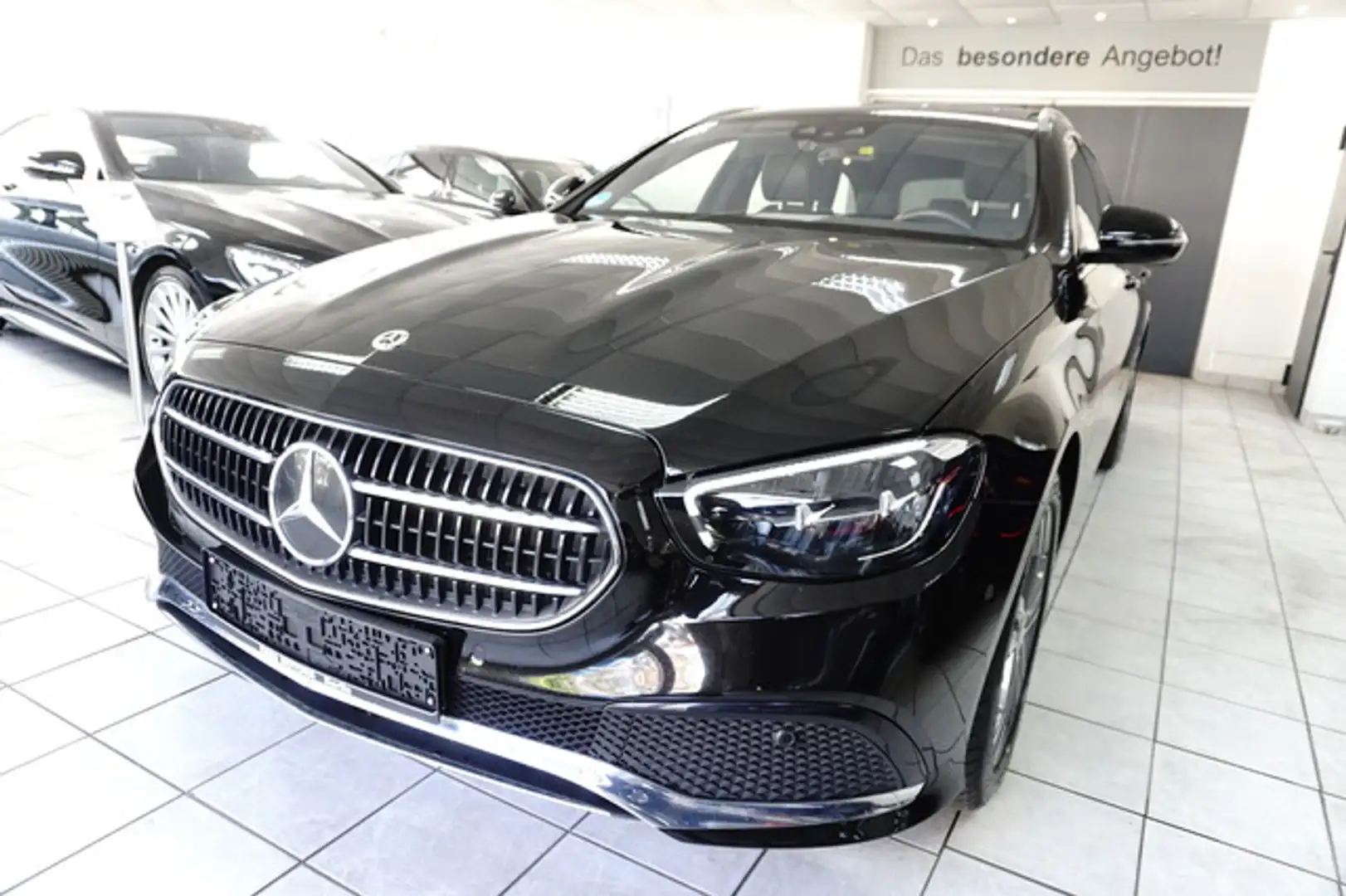 Mercedes-Benz E 400 d 4M Avantgarde BURM PANO SITZBELÜFT MBUX Černá - 2