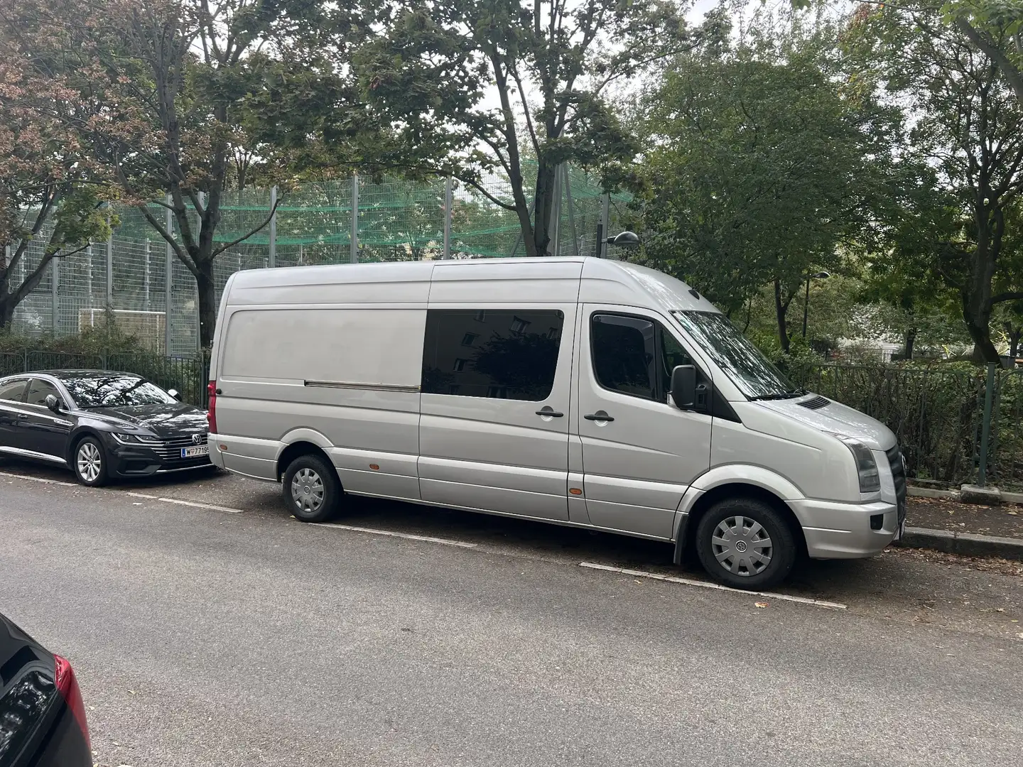 Volkswagen Crafter 35 HR-Kombi 3-3-3 LR TDI - 2