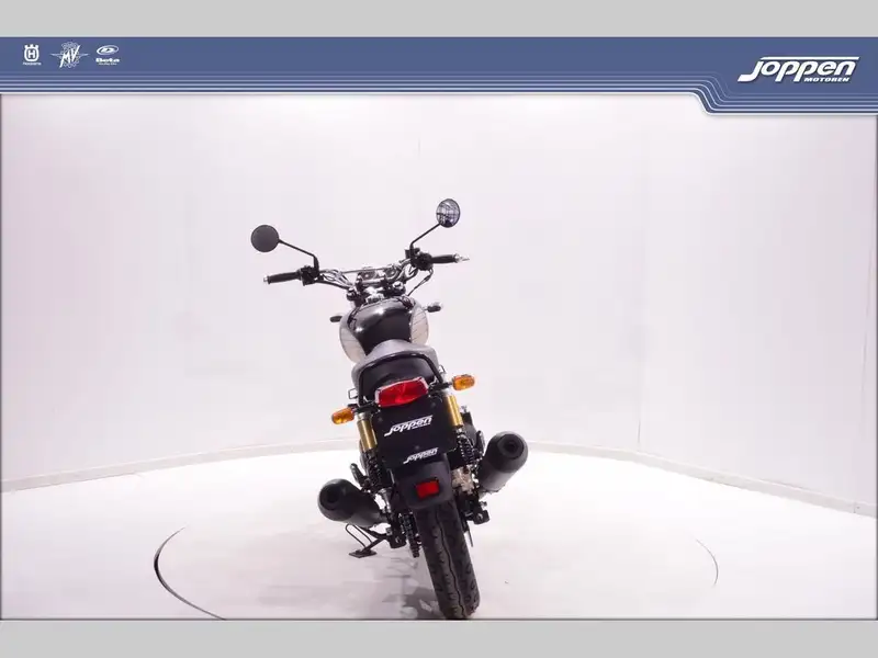 Royal Enfield Interceptor - foto 6