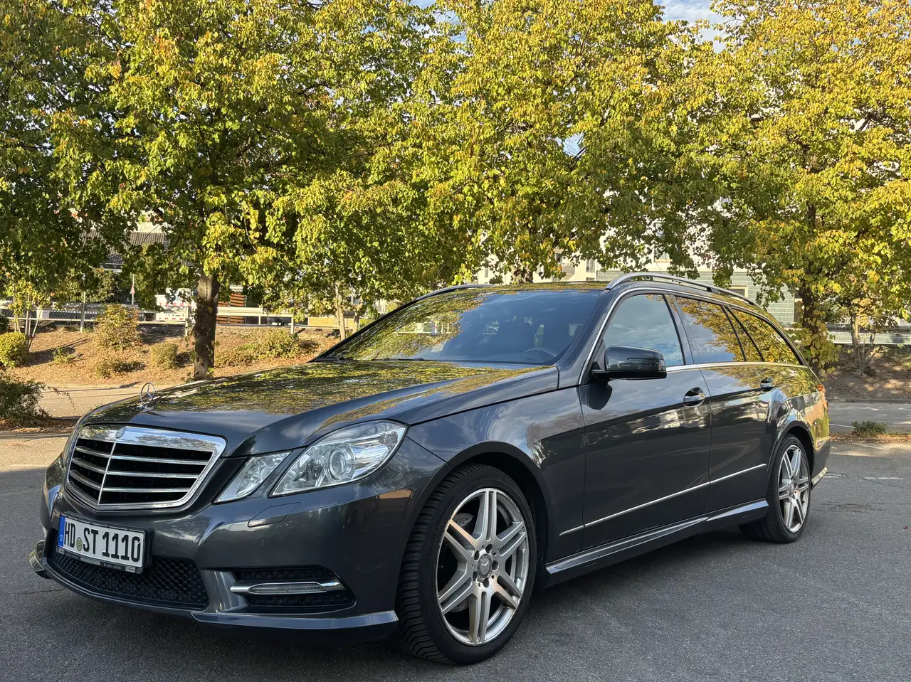 Mercedes-Benz E 220 Avantgarde BlueEfficency — photo 1 of 7
