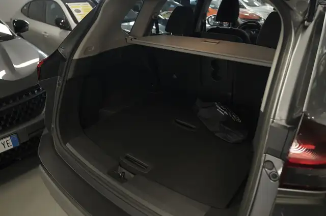 Nissan X-Trail view 9