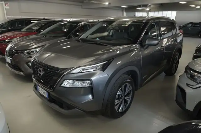Nissan X-Trail view 5