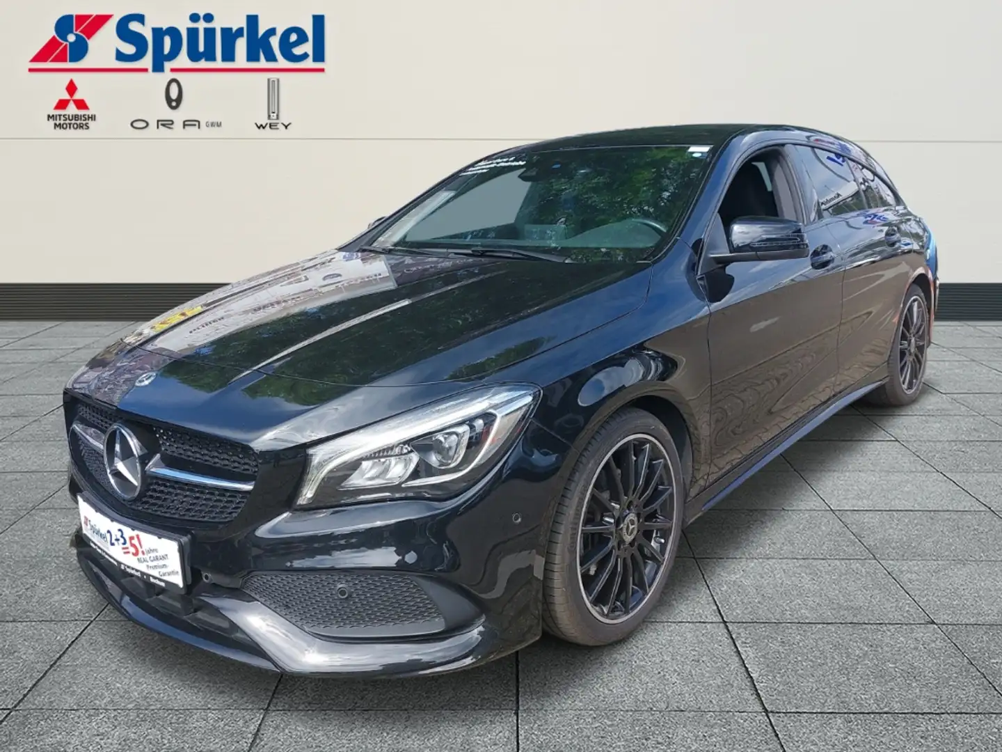 Mercedes-Benz CLA 200 AMG Line, Navigation Schwarz - 1