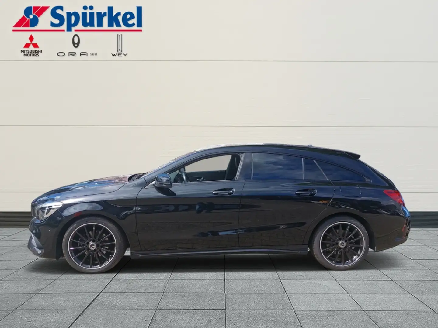 Mercedes-Benz CLA 200 AMG Line, Navigation Schwarz - 2