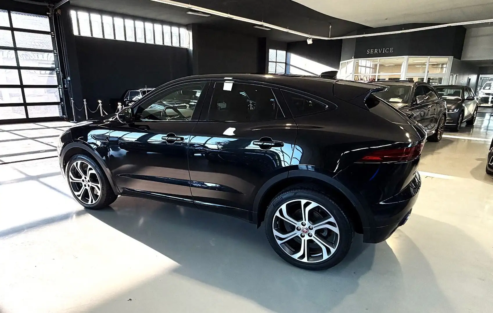 Jaguar E-Pace P250 AWD Aut.R-DynamicSport Sound+NAV+LED Noir - 2
