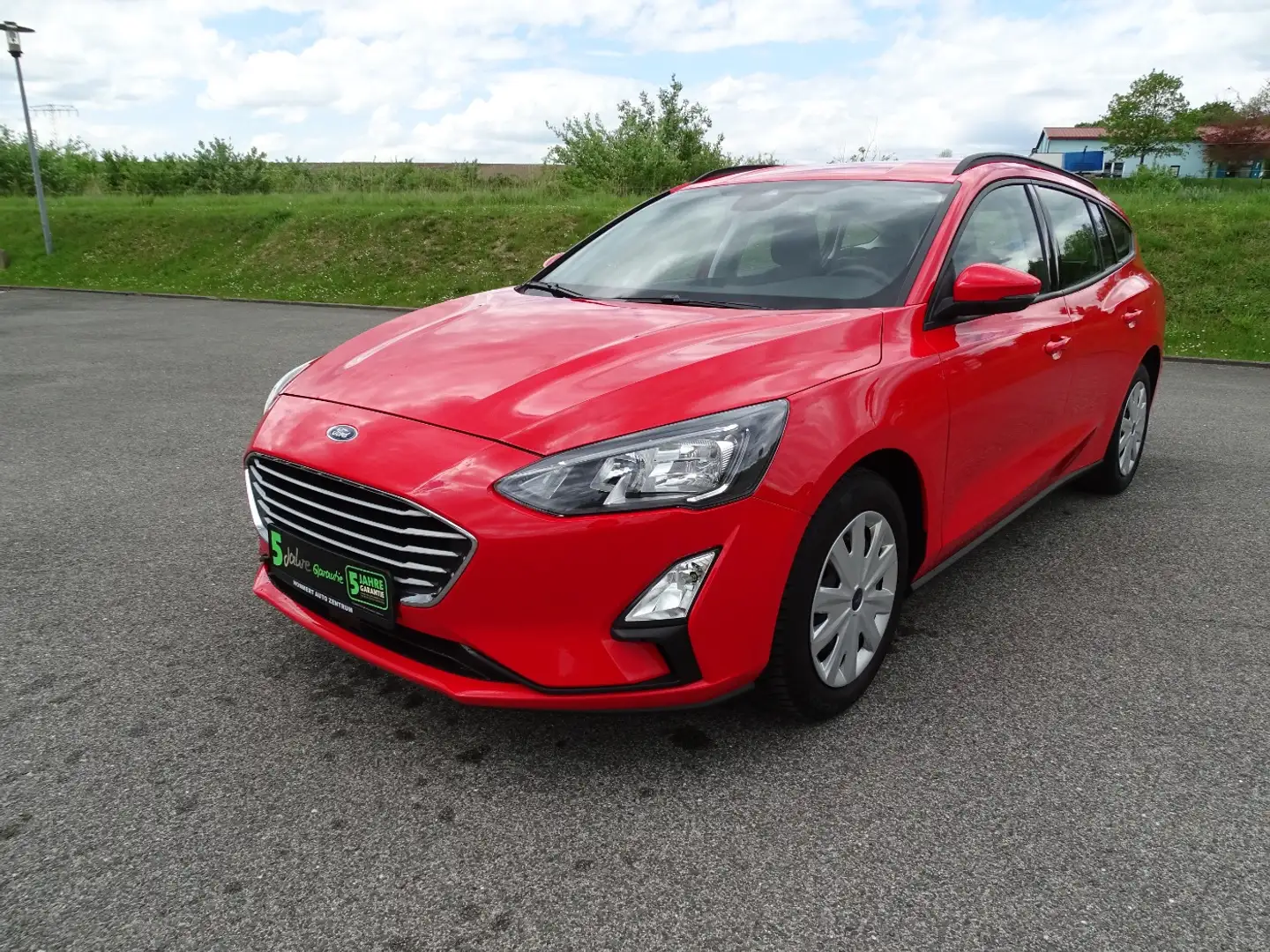 Ford Focus Turnier 1.0 EcoBoost Trend W-Paket PDC Rojo - 2