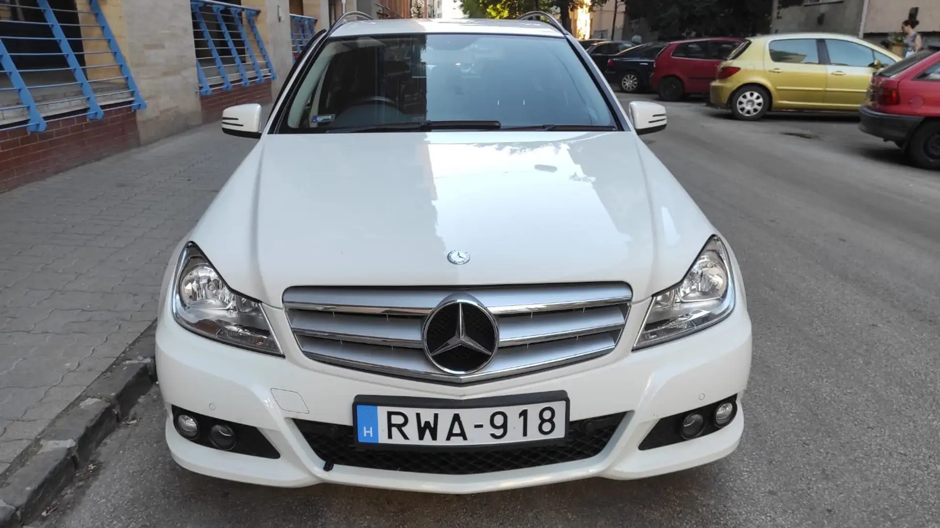 Mercedes-Benz C 180 T BlueEFFICIENCY - 1