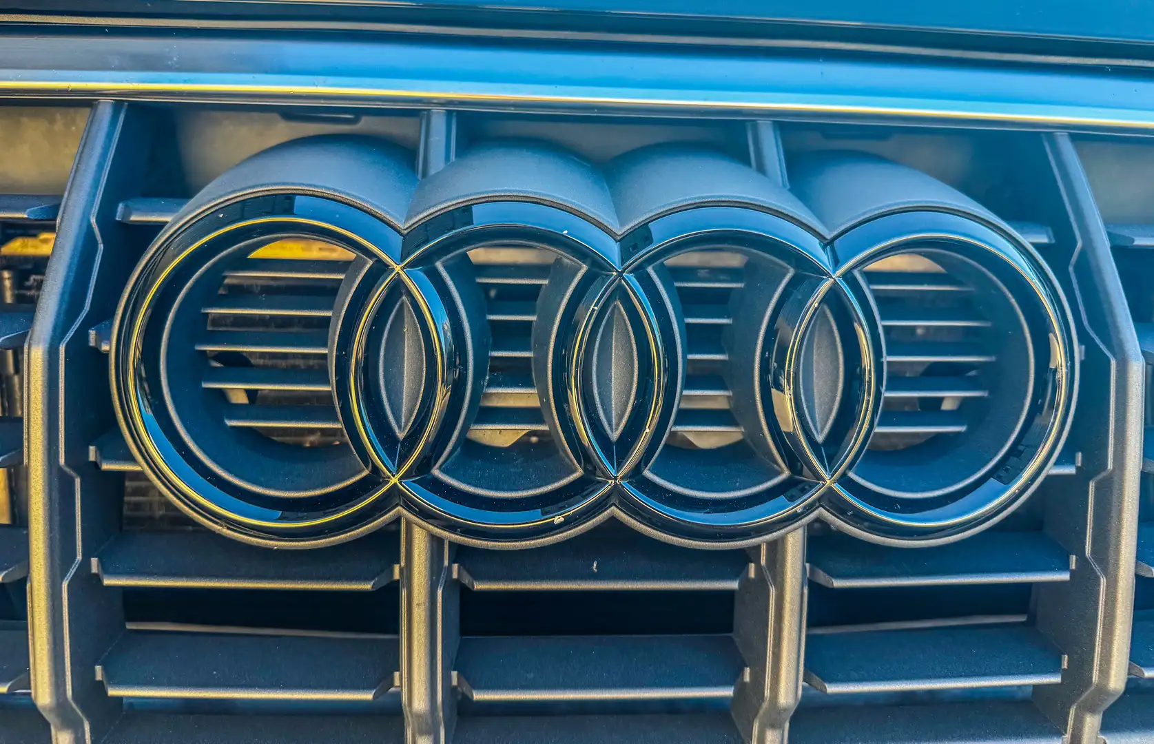 Audi Q3 35 TDI S-tronic intense SUV / Geländewagen Schwarz - 1