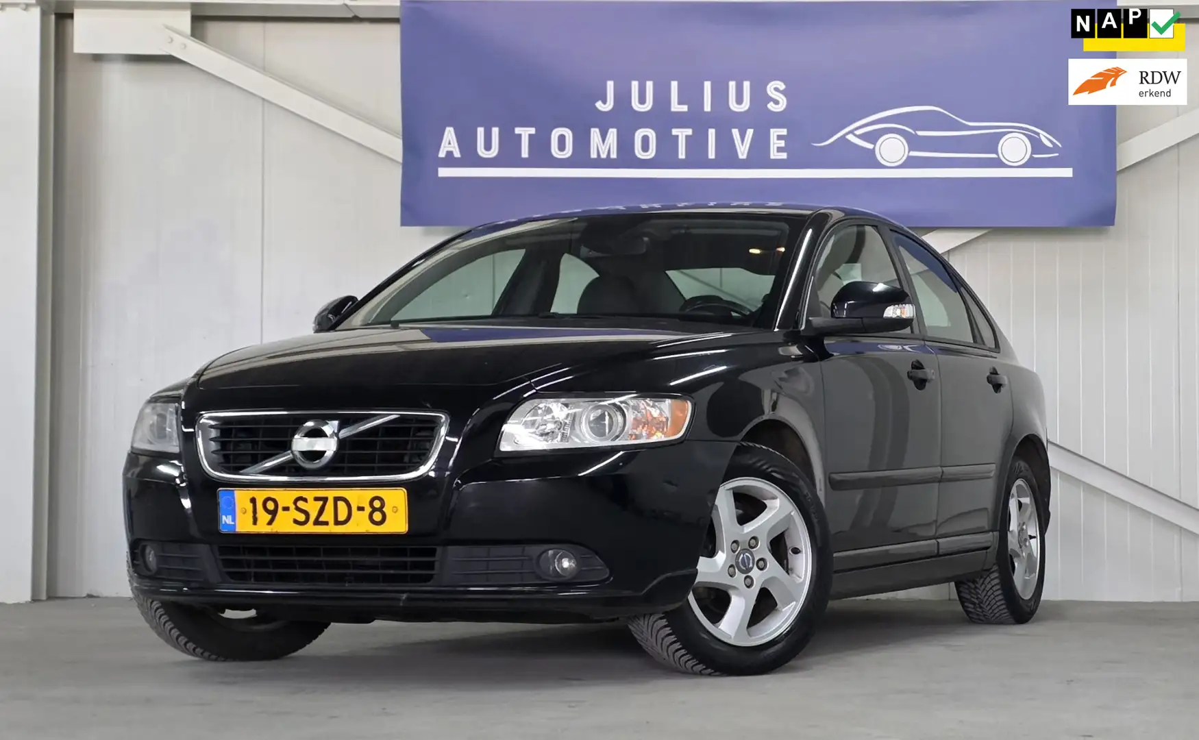 Volvo S40 2.0 Sport 1e Eigenaar Volledig Onderhoud APK 03-20 Schwarz - 1