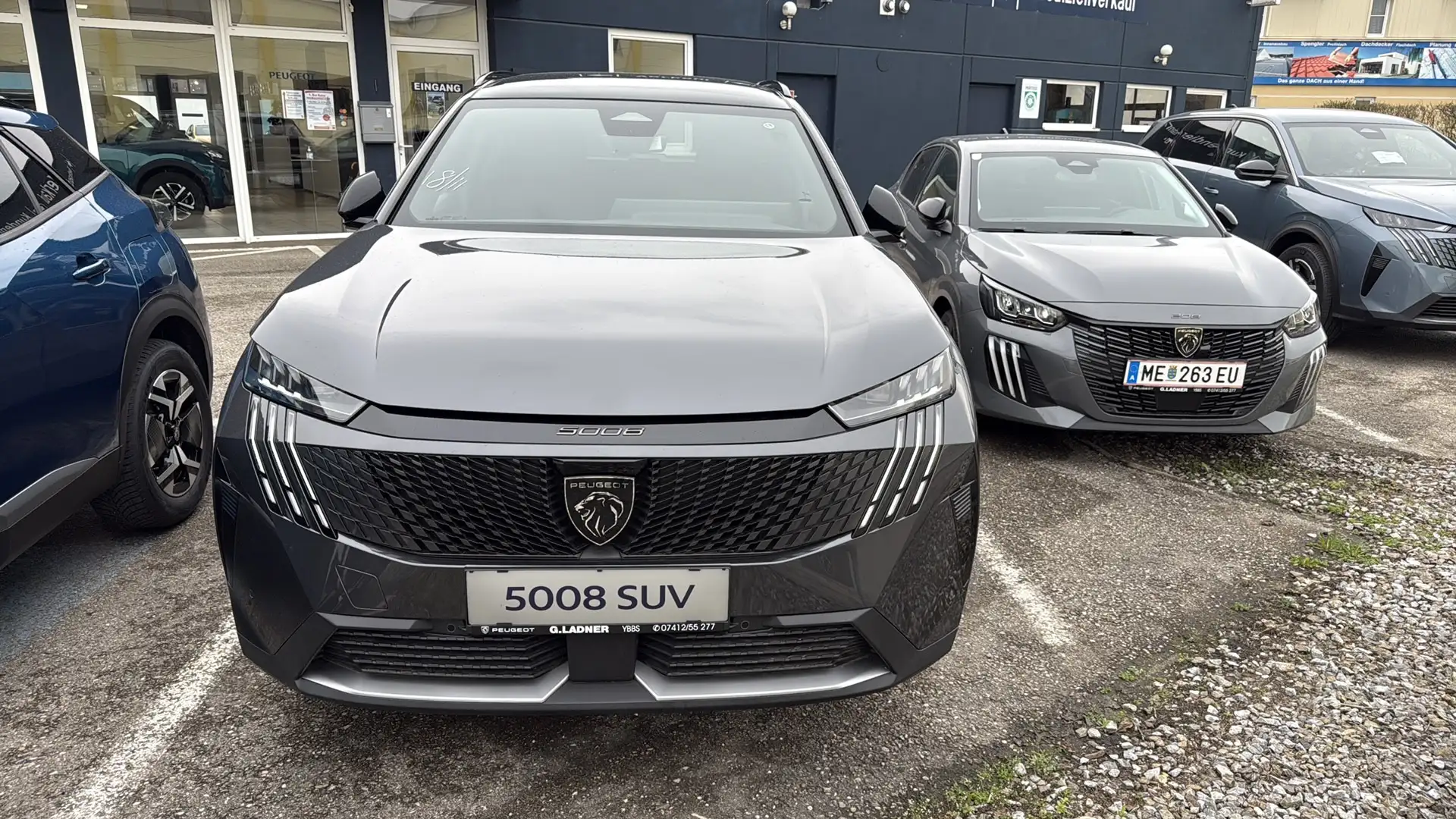 Peugeot 5008 GT mHEV 136 e-DCS6 GT Aut. 7 Sitze Grau - 2